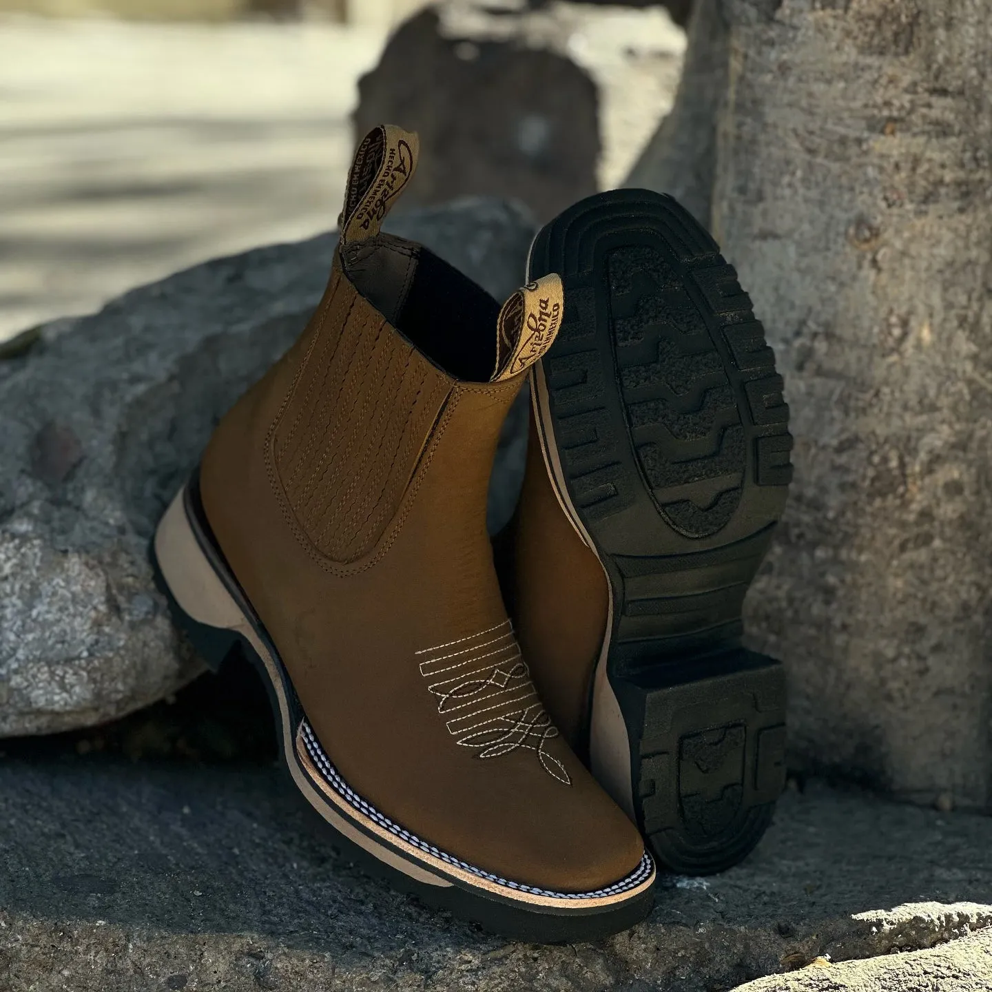 Amari | Elegant Cowboy Boots for Women