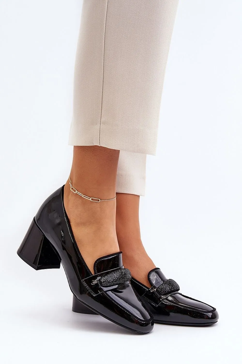 Block heel pumps