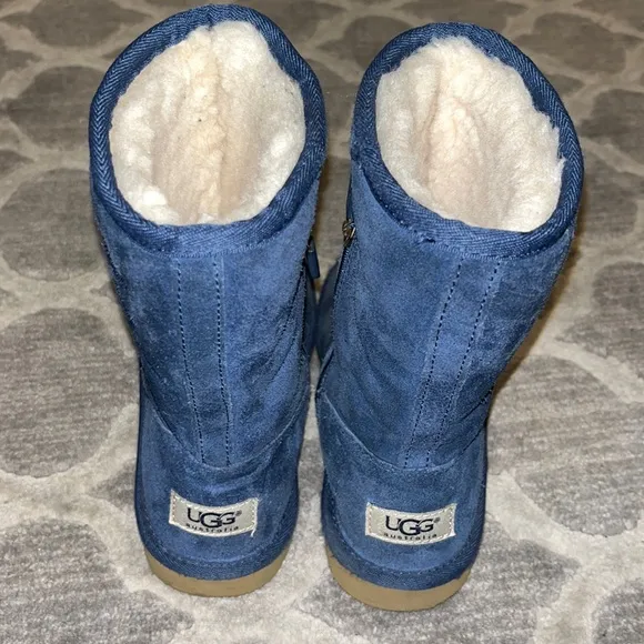 💙Blue suede uggs💙