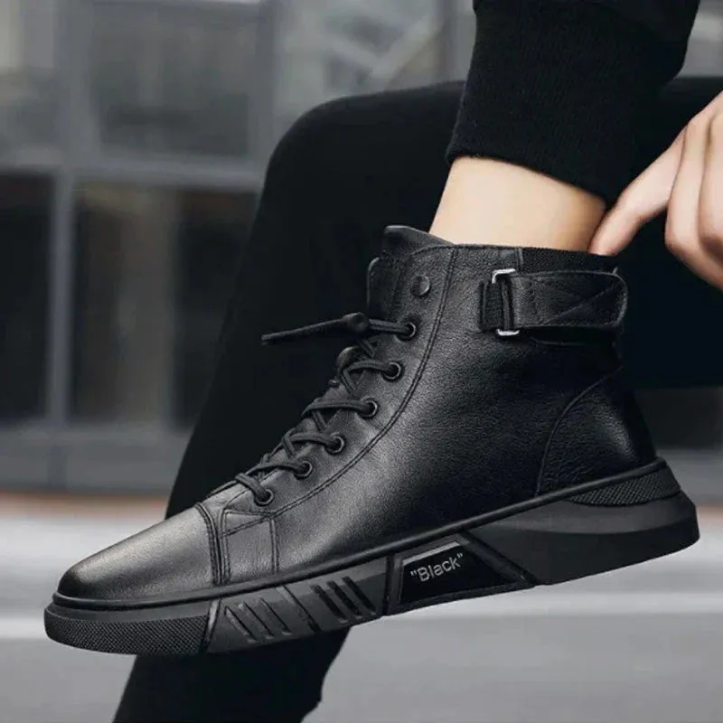 Elegant leather men's boots in black