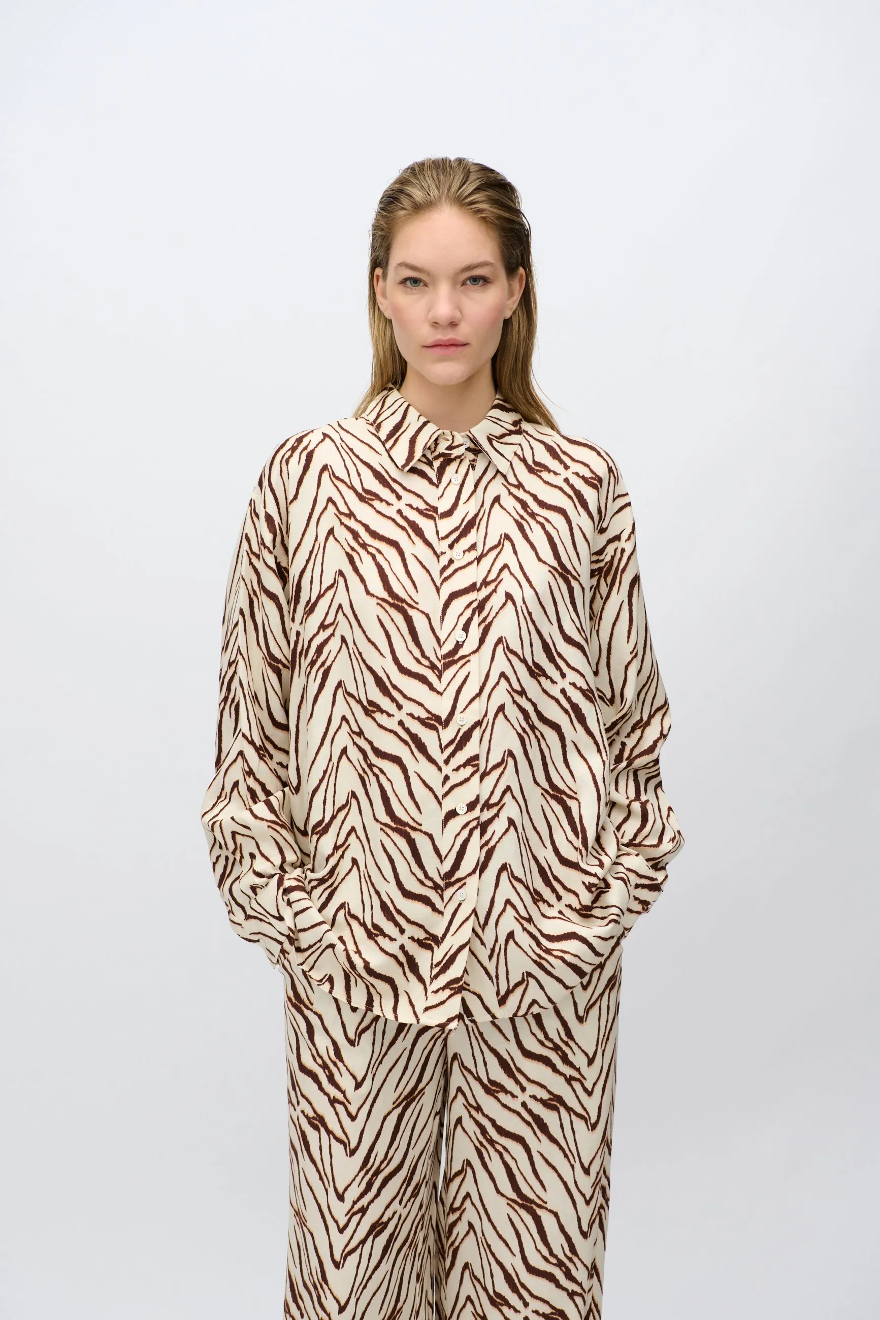 Harper long sleeved linen blend shirt 4263 - Sandstorm