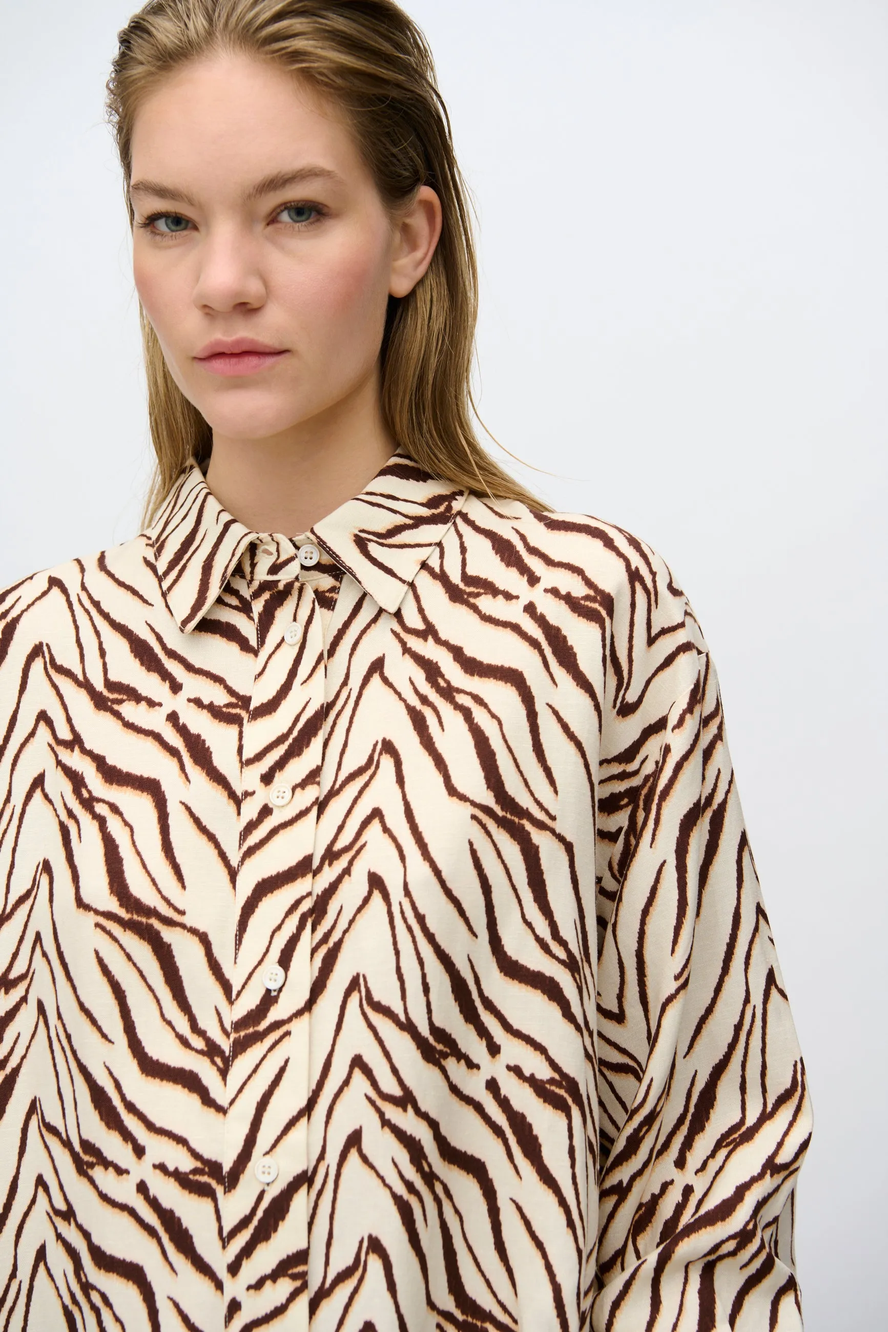 Harper long sleeved linen blend shirt 4263 - Sandstorm