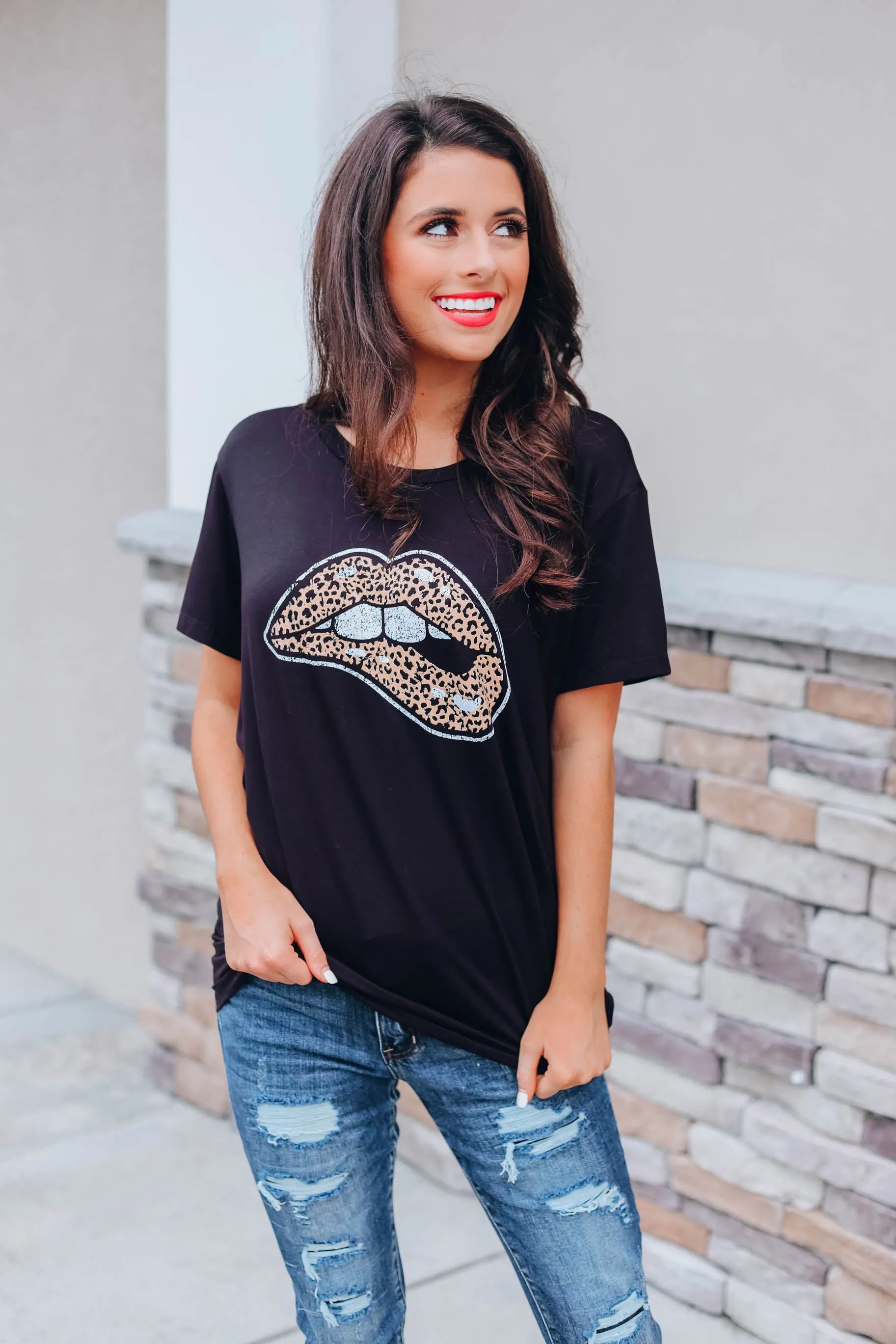 Kiss You Tonight Leopard Graphic Top - Black