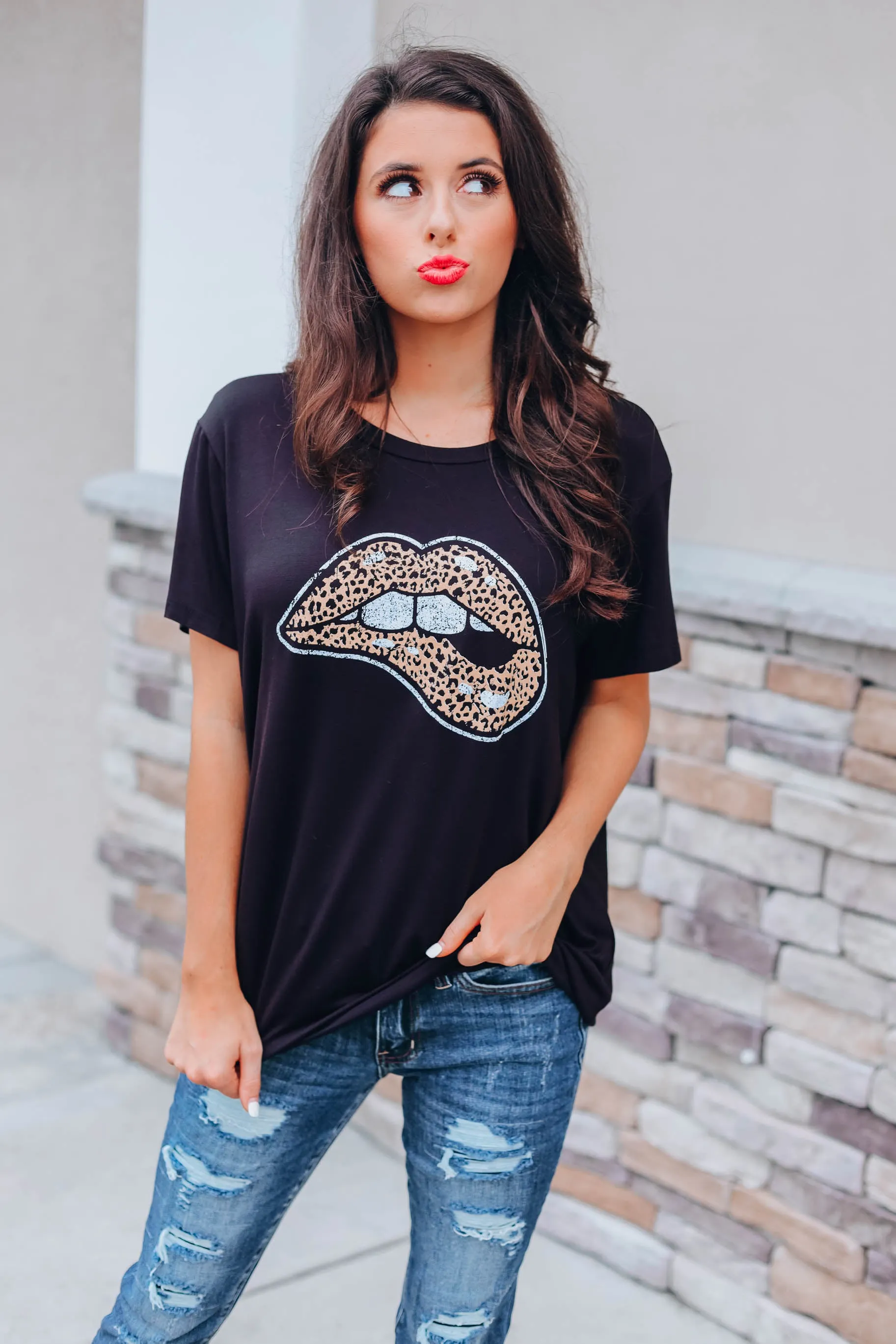 Kiss You Tonight Leopard Graphic Top - Black