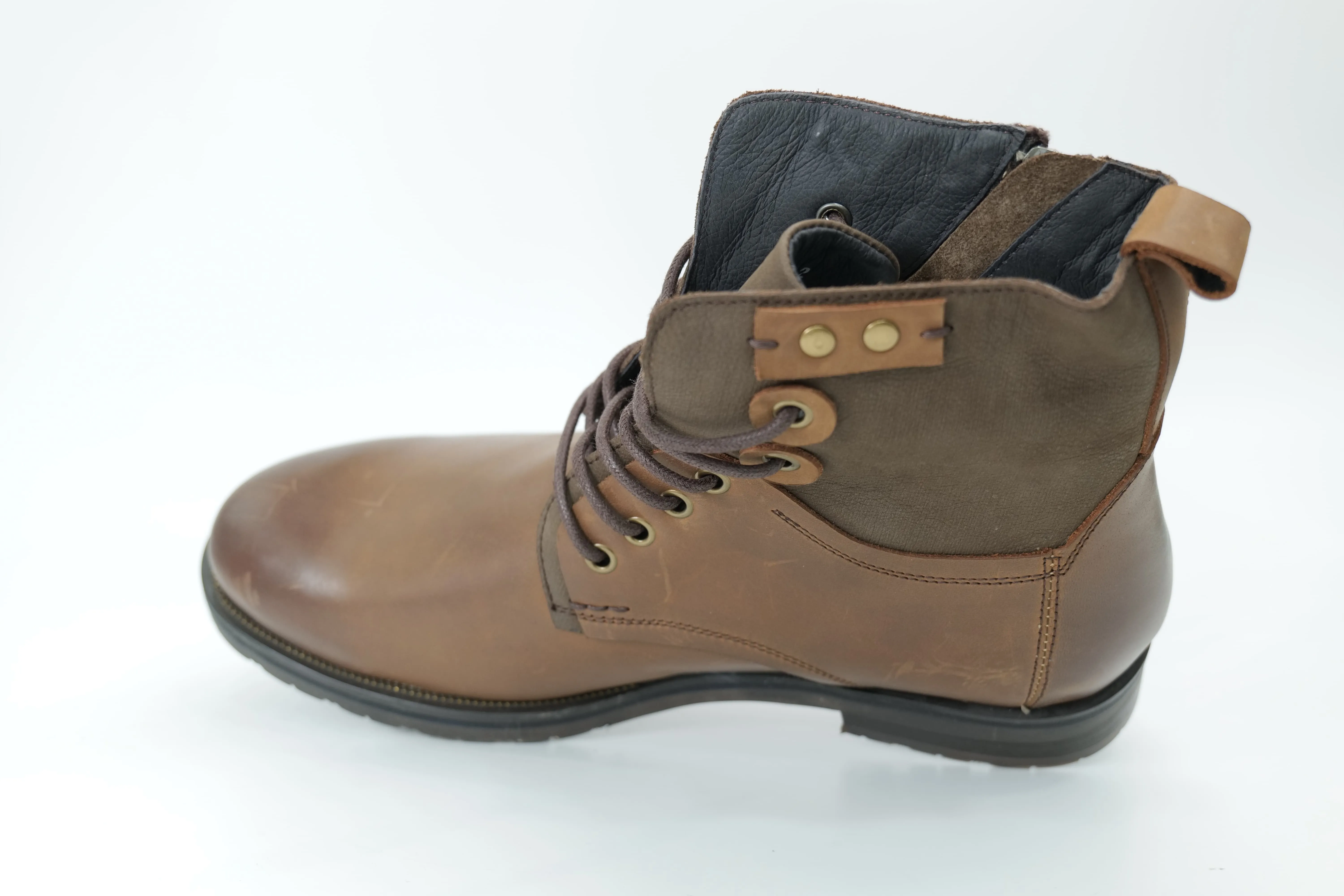 Mid-high boots