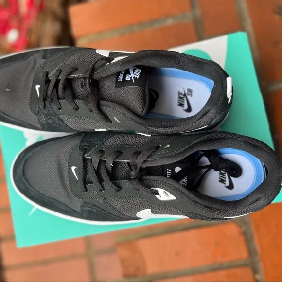 Nike SB Alleyoop Black Men’s Trainers sneakerss