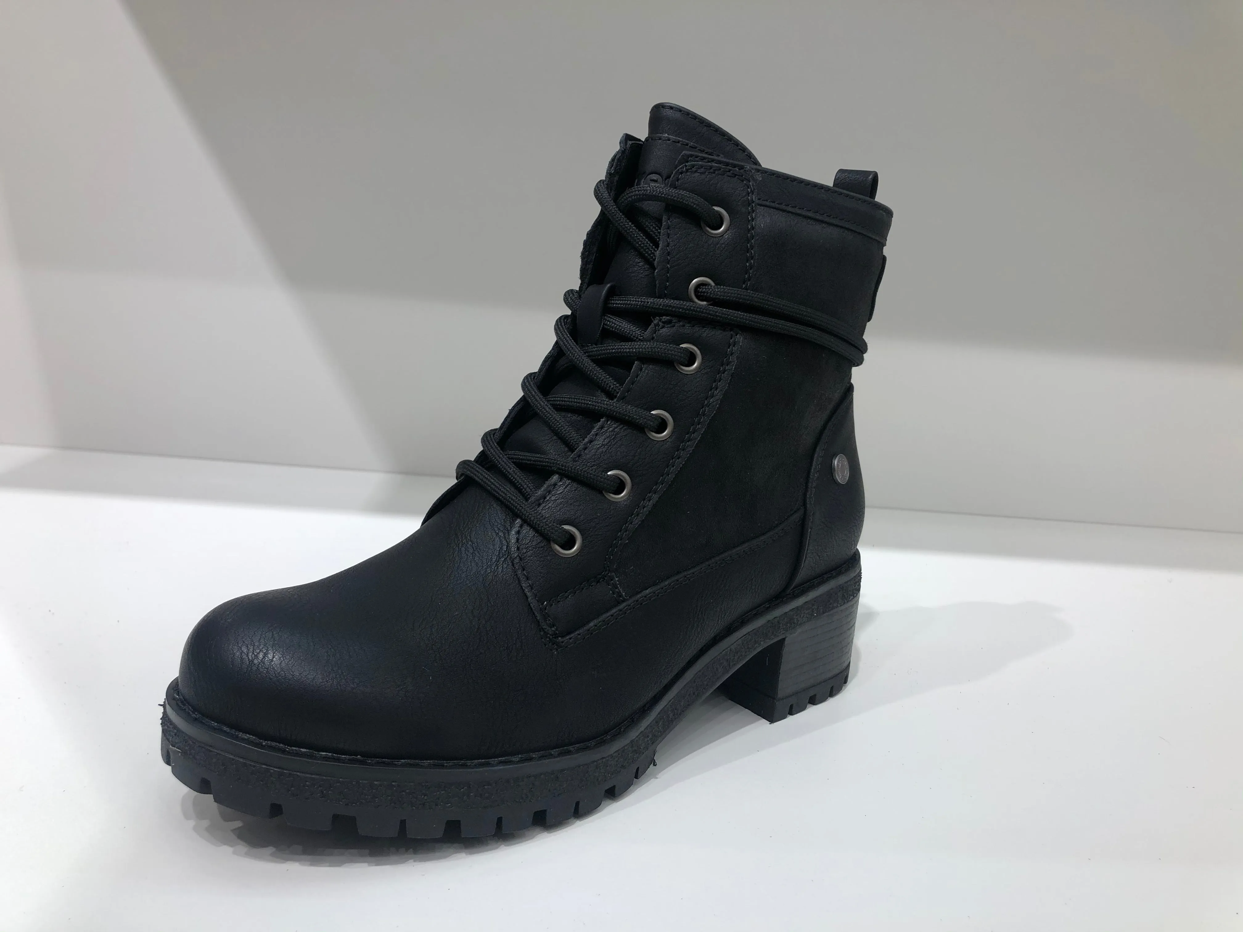 PULSE BLACK