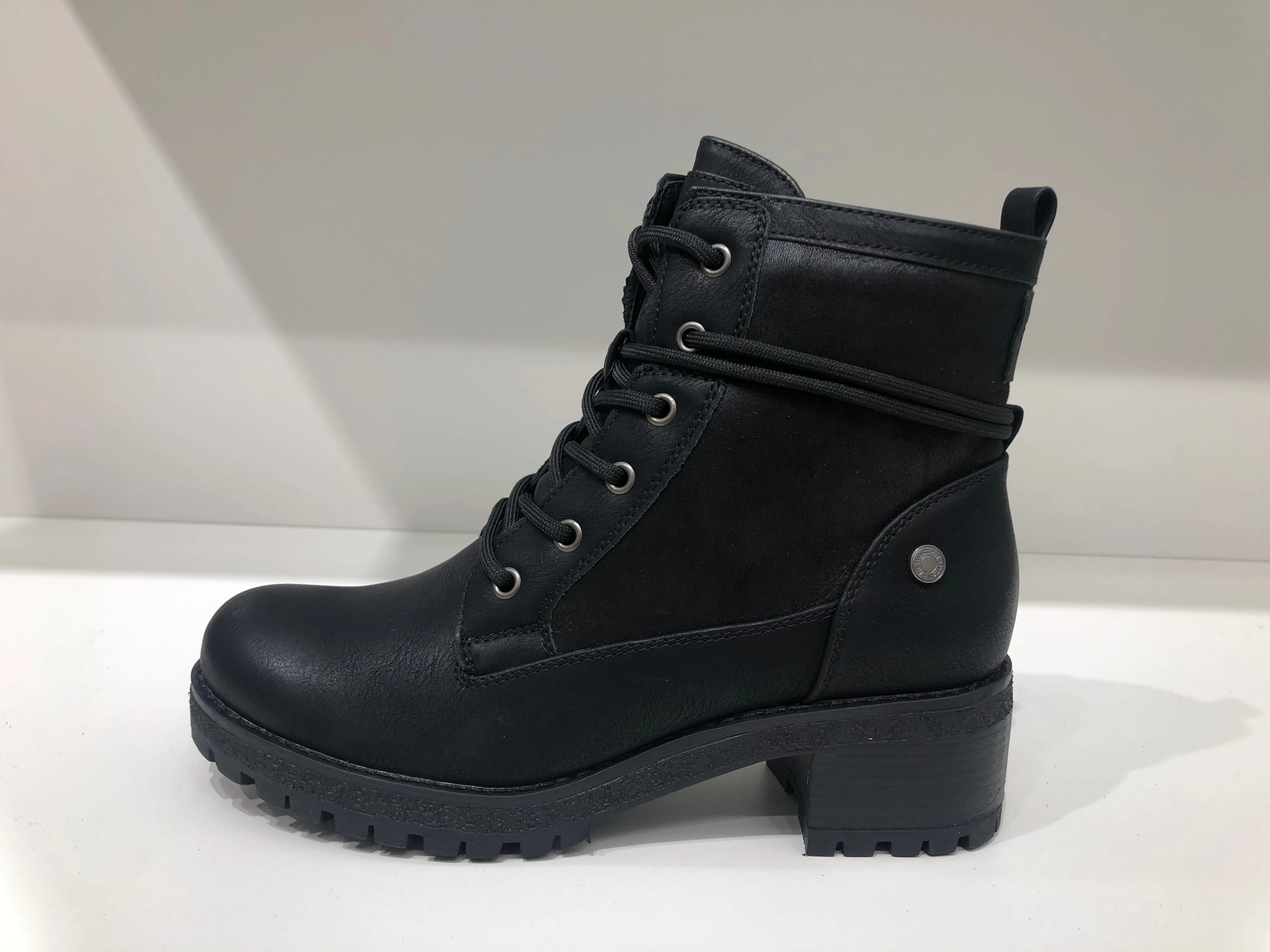 PULSE BLACK