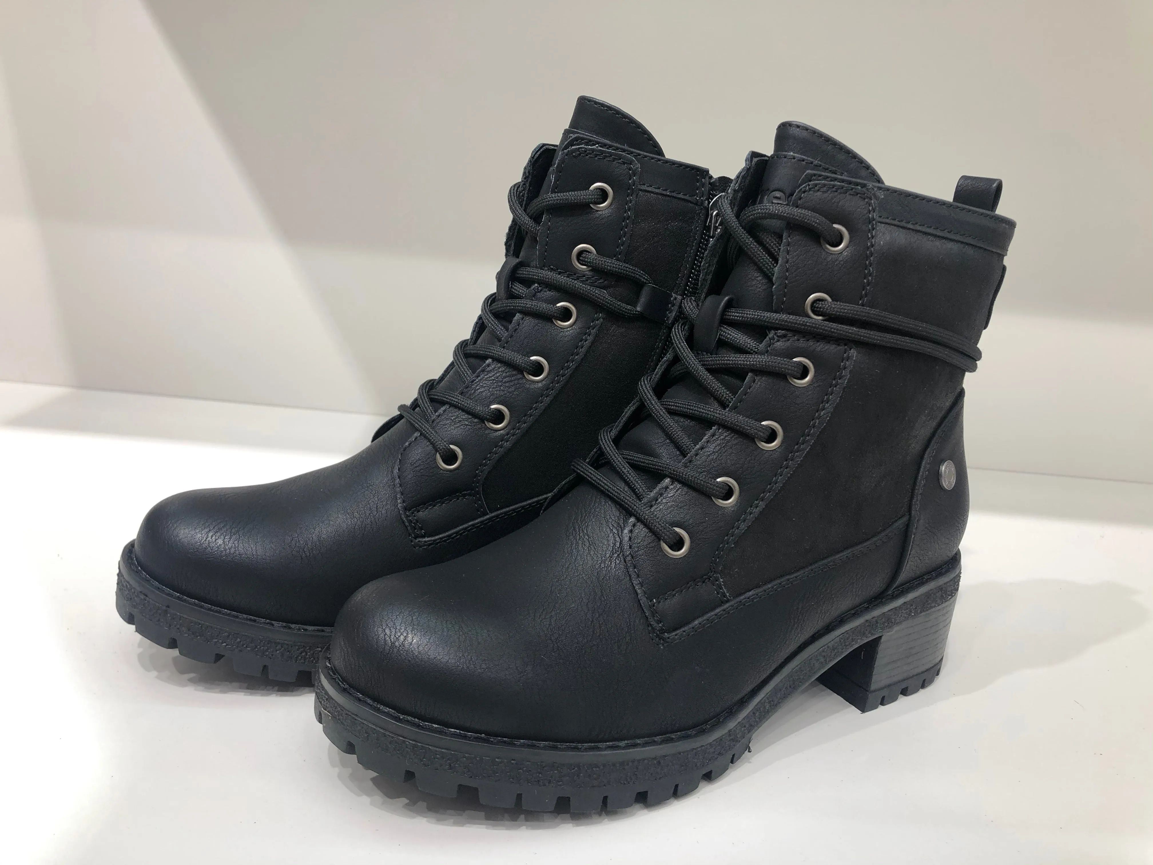 PULSE BLACK