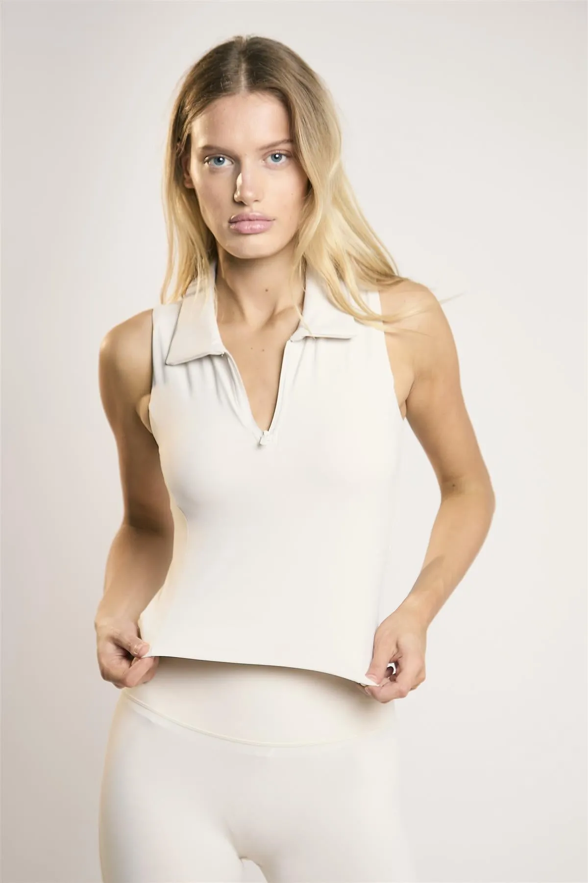 Signature Off-White Collared-Sleeveless Crop-Top